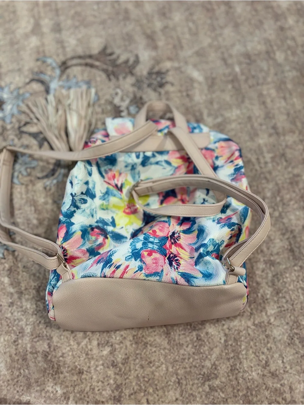 Guess Floral Print Women's Backpack - Multicolor